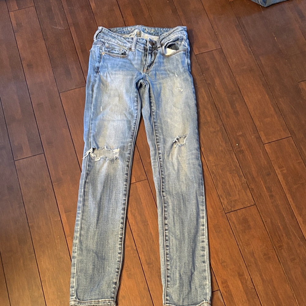 American Eagle Outfitters Light Blue Distressed Skinny Jeans